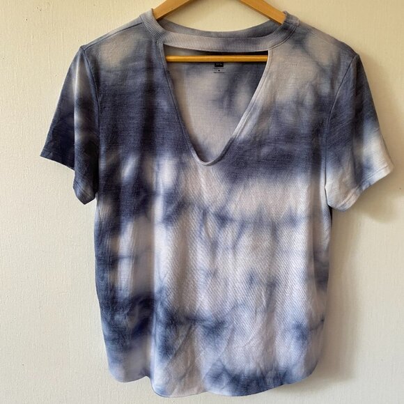 Me to We T-shirt Blue Tie Dye Cut Out Detail Pac Sun Women's Medium - Picture 1 of 5